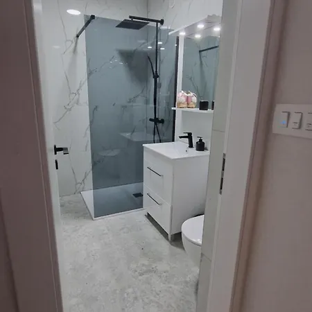 B Apartment *