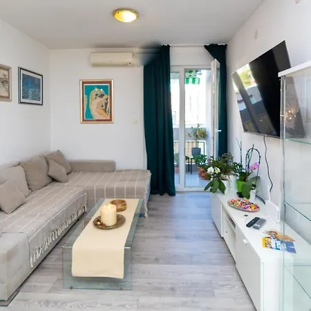 Apartment B Split